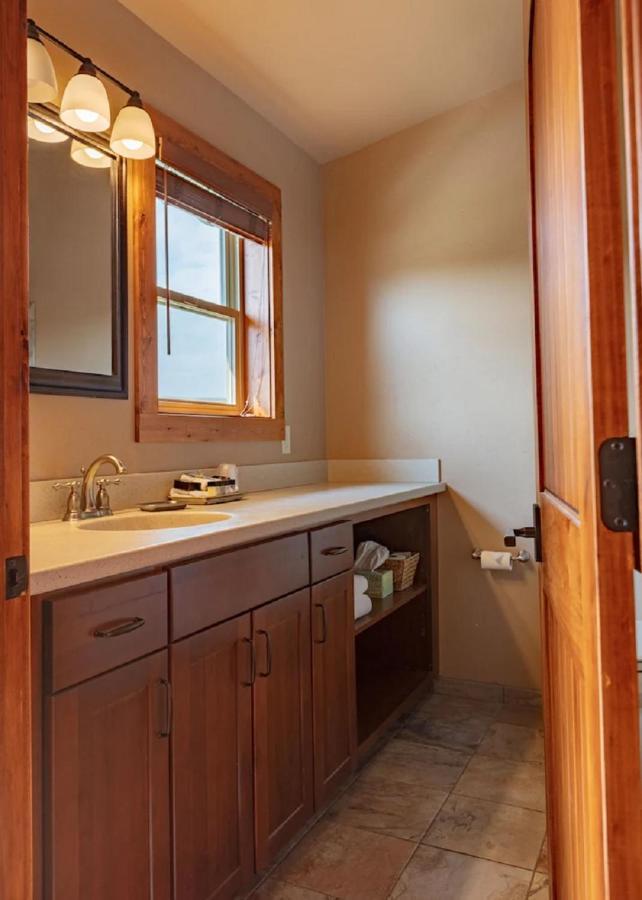 Yellowstone Valley Lodge, Ascend Hotel Collection Pray Экстерьер фото