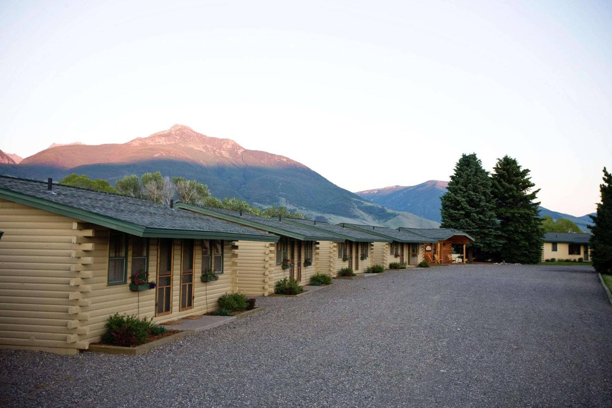 Yellowstone Valley Lodge, Ascend Hotel Collection Pray Экстерьер фото