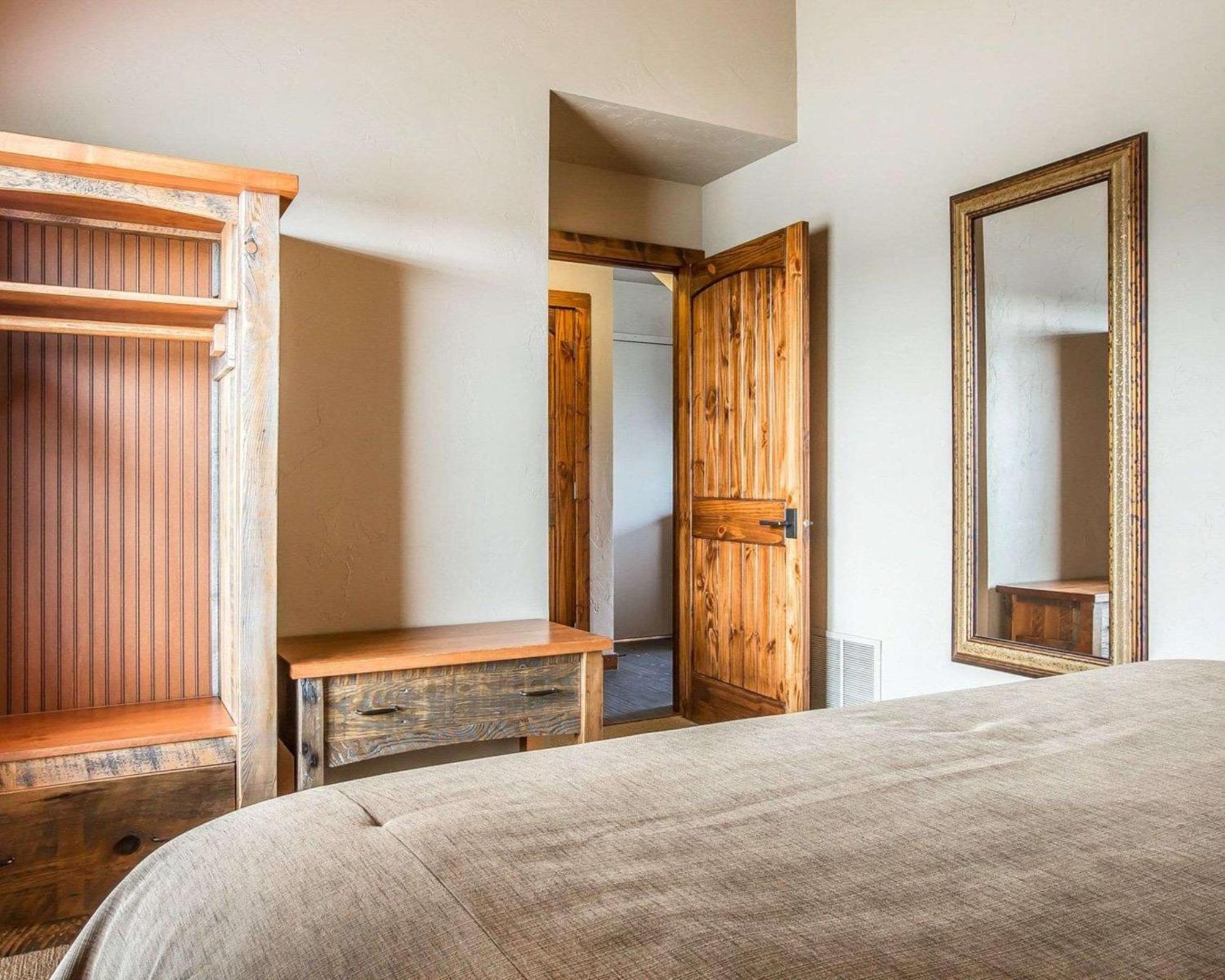 Yellowstone Valley Lodge, Ascend Hotel Collection Pray Экстерьер фото