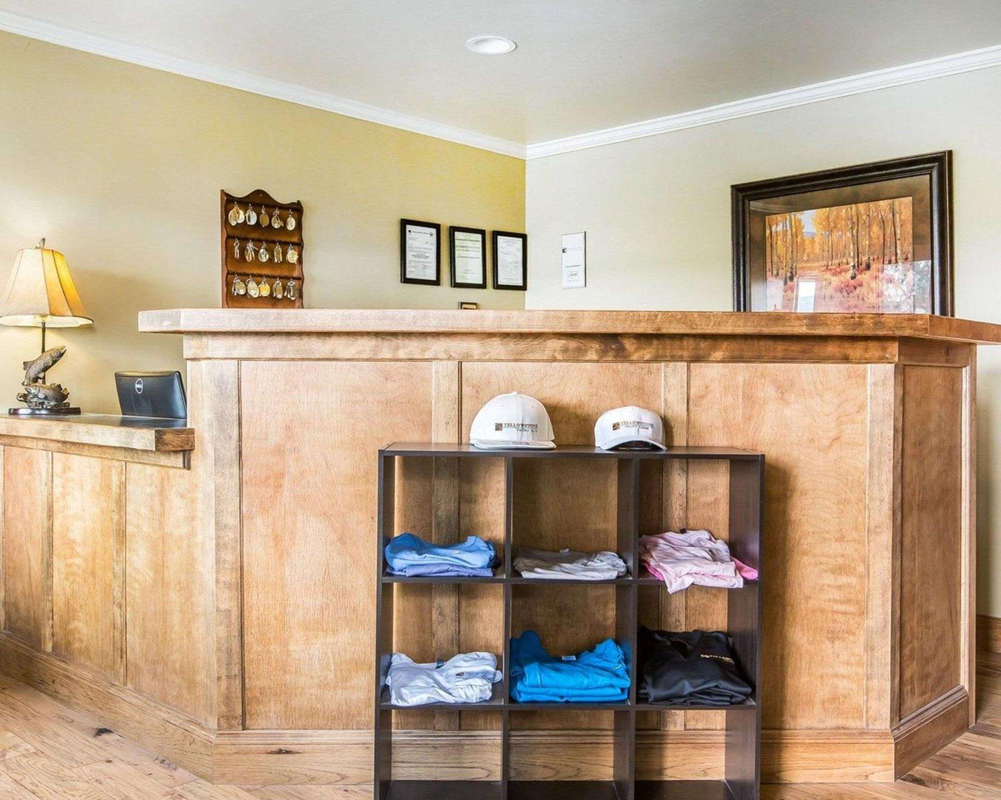 Yellowstone Valley Lodge, Ascend Hotel Collection Pray Экстерьер фото