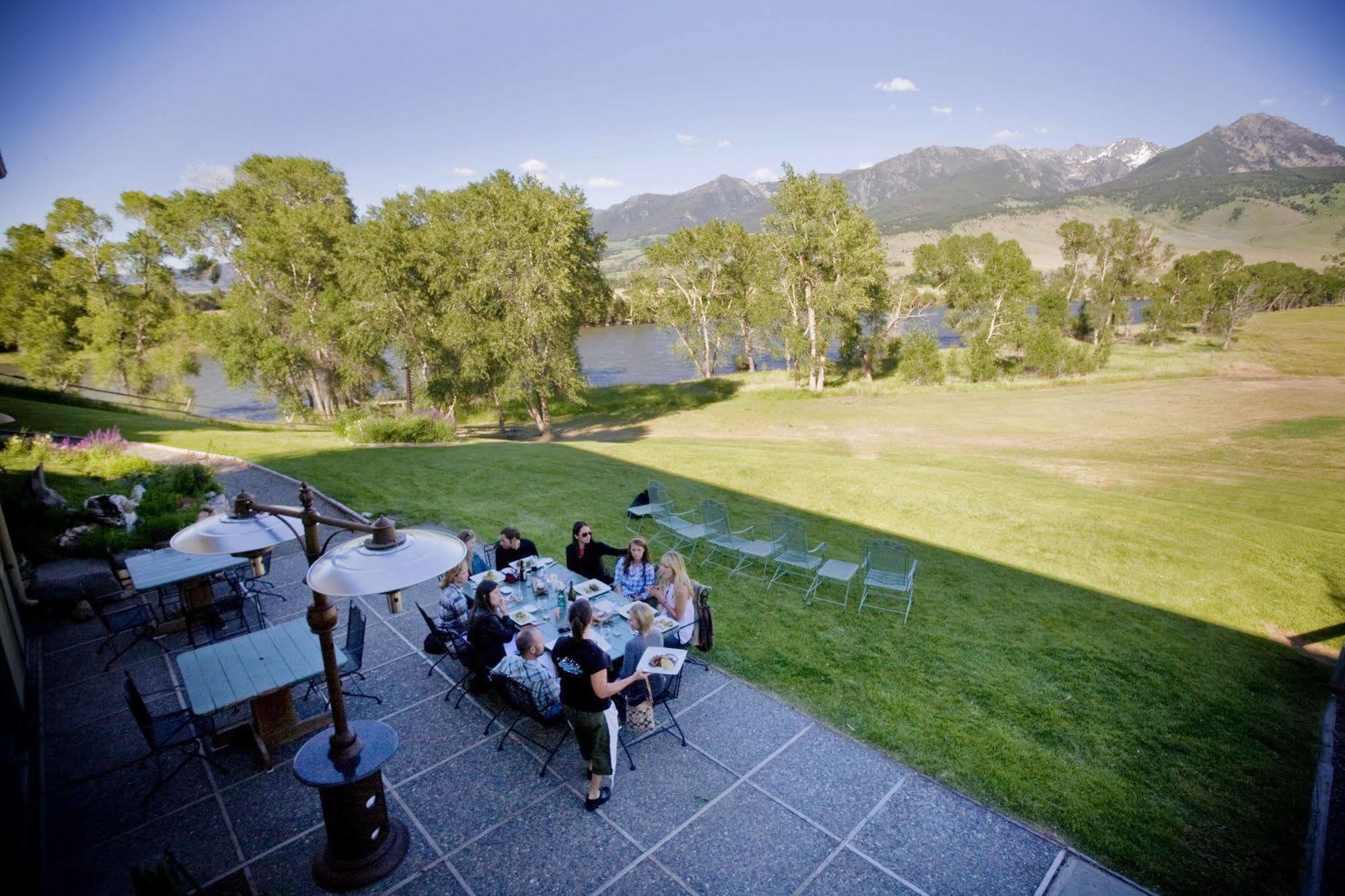 Yellowstone Valley Lodge, Ascend Hotel Collection Pray Экстерьер фото