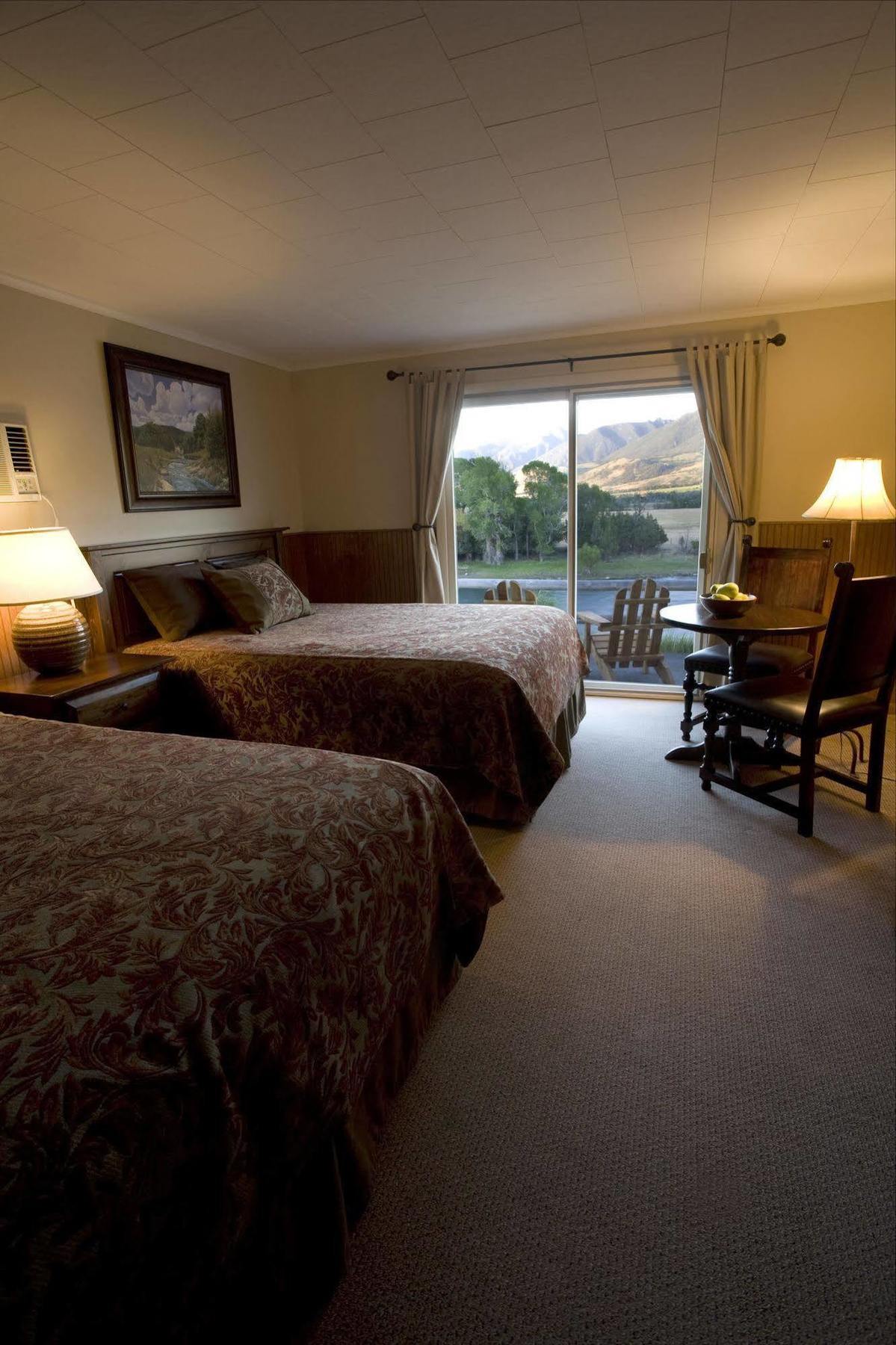 Yellowstone Valley Lodge, Ascend Hotel Collection Pray Экстерьер фото