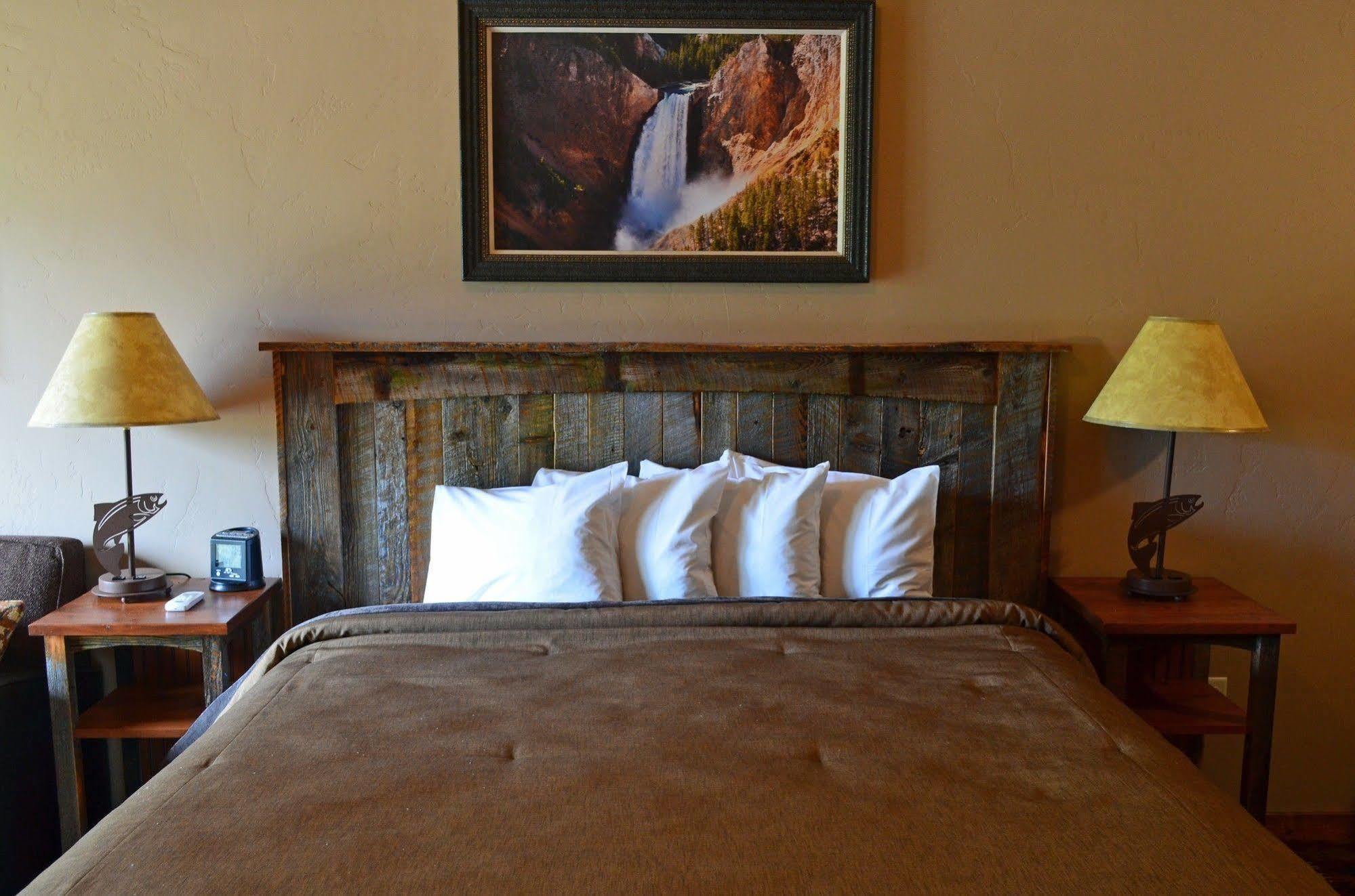Yellowstone Valley Lodge, Ascend Hotel Collection Pray Экстерьер фото